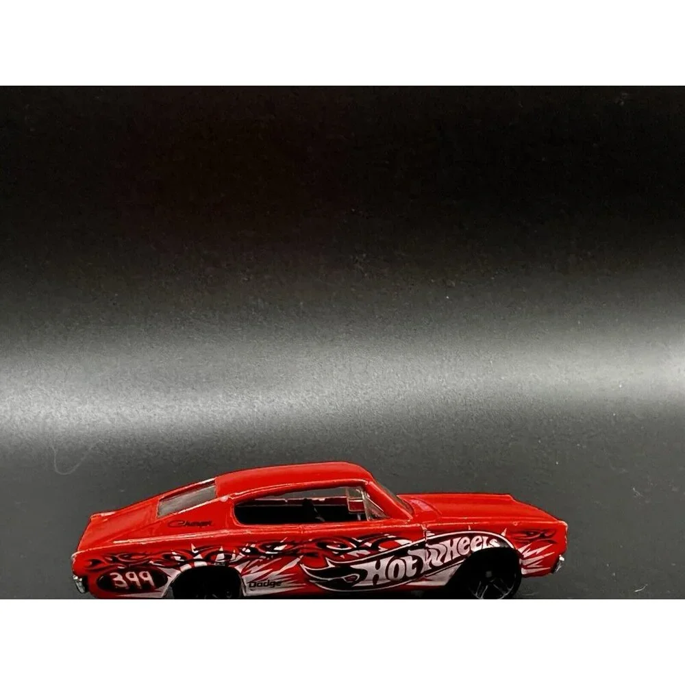 Hot Wheels 2004 '67 Dodge Charger ‎ Smashville Series Red Loose Graffiti Vintage